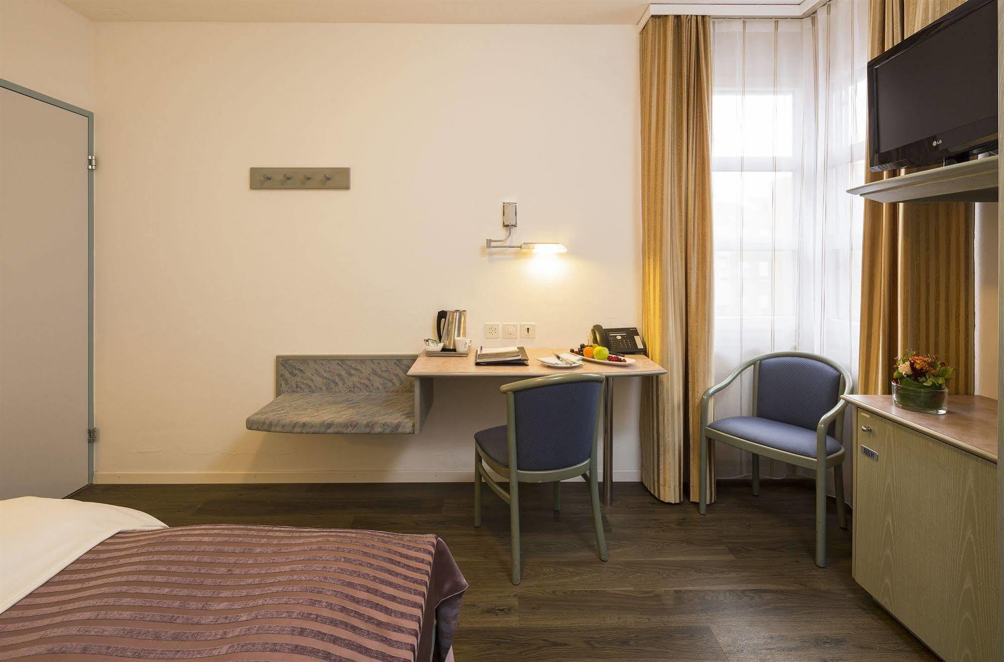 Sommerau-Ticino Swiss Quality Hotel Dietikon Εξωτερικό φωτογραφία